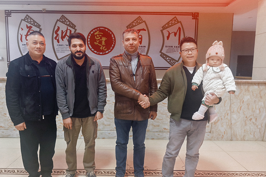 Foto di gruppo con gli ospiti
